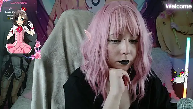 Minniequeen online show from 19, 3, 2025