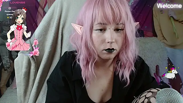 Minniequeen online show from 20, 3, 2025