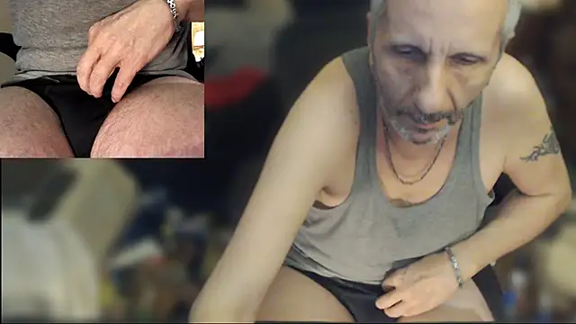 Snapshot of maxdaddy690 chatting on 7, 5, 2026 maxdaddy690 online show from 7, 5, 2026