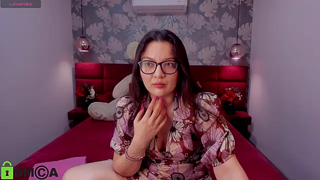 Snapshot of ZarifaRoot chatting on 4, 3, 2025 ZarifaRoot online show from 4, 3, 2025