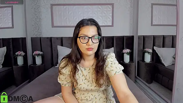 Snapshot of ZarifaRoot chatting on 6, 3, 2025 ZarifaRoot online show from 6, 3, 2025