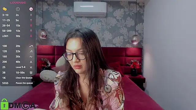 Snapshot of ZarifaRoot chatting on 8, 3, 2025 ZarifaRoot online show from 8, 3, 2025