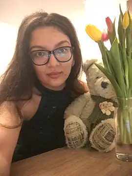 Snapshot of ZarifaRoot chatting on 10, 3, 2025 ZarifaRoot online show from 10, 3, 2025