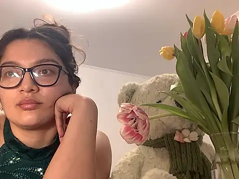 Snapshot of ZarifaRoot chatting on 11, 3, 2025 ZarifaRoot online show from 11, 3, 2025