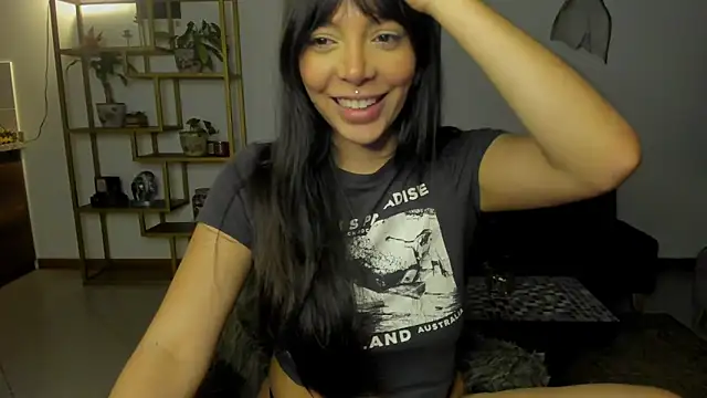 Snapshot of OhPolie_ chatting on 1, 3, 2025 OhPolie online show from 1, 3, 2025
