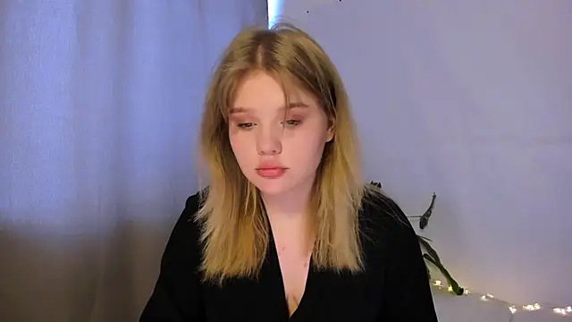 LaseyMoon online show from 10, 3, 2025