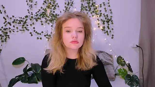 LaseyMoon online show from 18, 3, 2025