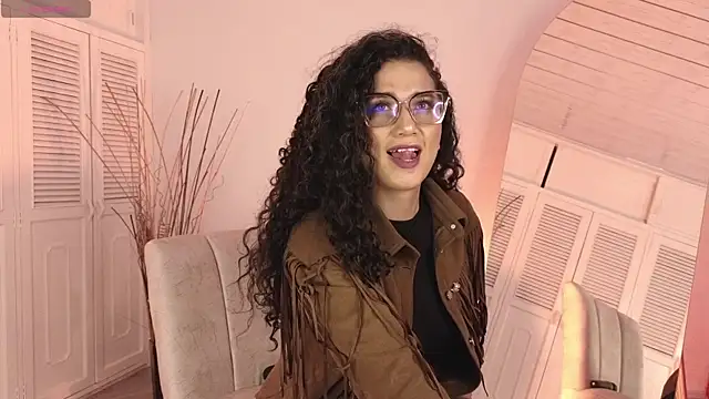 Kirsten  cf online show from 12, 3, 2025