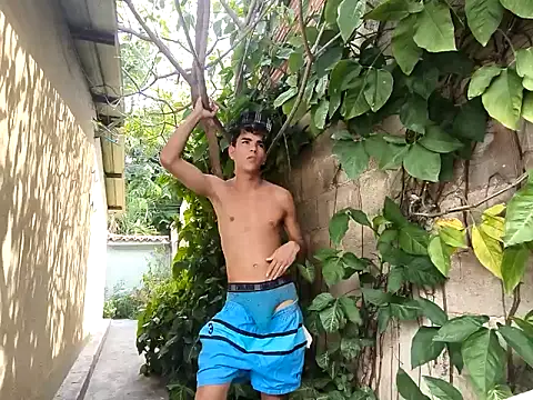 Snapshot of twinks_28 chatting on 9, 10, 2025 twinks 28 online show from 9, 10, 2025