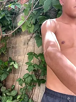 Snapshot of twinks_28 chatting on 19, 10, 2025 twinks 28 online show from 19, 10, 2025