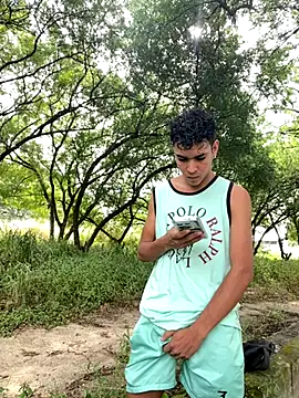 Snapshot of twinks_28 chatting on 21, 11, 2025 twinks 28 online show from 21, 11, 2025