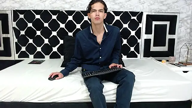 Snapshot of Maximoherrera_16 chatting on 27, 2, 2025 Maximoherrera 16 online show from 27, 2, 2025