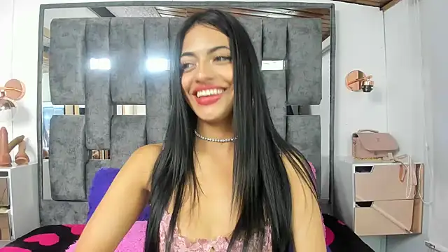 Snapshot of EMYCLARK01 chatting on 10, 7, 2026 EMYCLARK01 online show from 10, 7, 2026