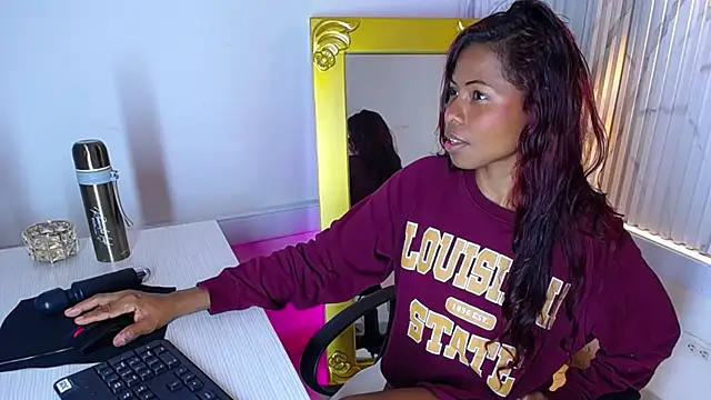 Agata Grubisic online show from 9, 3, 2025