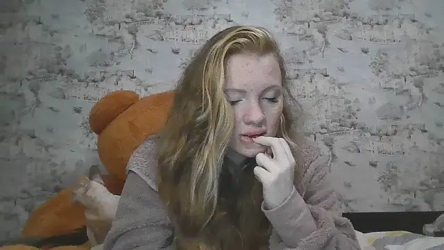 Snapshot of Eveline_May chatting on 7, 10, 2025 Eveline May online show from 7, 10, 2025