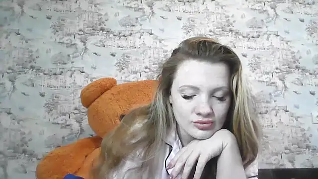 Snapshot of Eveline_May chatting on 3, 3, 2026 Eveline May online show from 3, 3, 2026