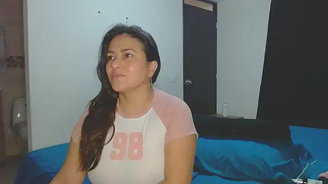 Snapshot of roxanasexy2025 chatting on 24, 11, 2025 roxanasexy2025 online show from 24, 11, 2025