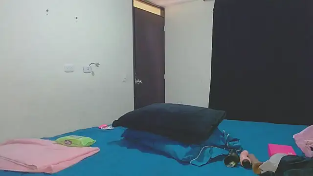 Snapshot of roxanasexy2025 chatting on 25, 11, 2025 roxanasexy2025 online show from 25, 11, 2025