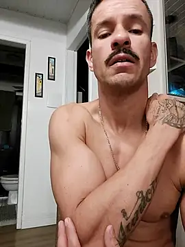 juniortche1313 online show from 4, 12, 2025