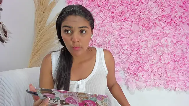 Melodymoore  online show from 24, 2, 2026