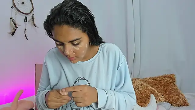 Melodymoore  online show from 11, 5, 2026