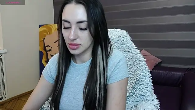 Snapshot of JenniferStone chatting on 5, 4, 2026 JenniferStone online show from 5, 4, 2026