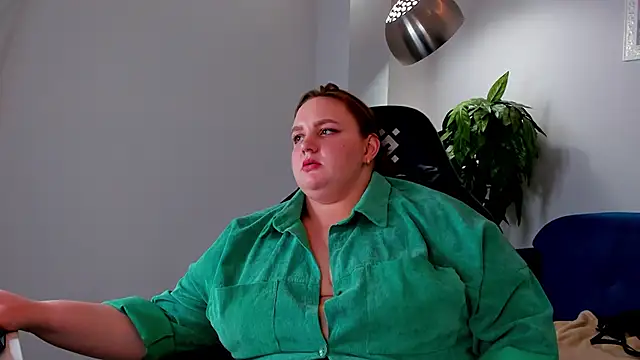 Amy Hall online show from 6, 3, 2025