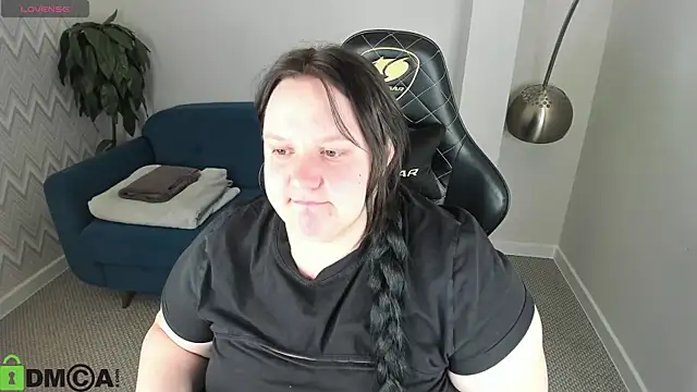 Amy Hall online show from 27, 10, 2025