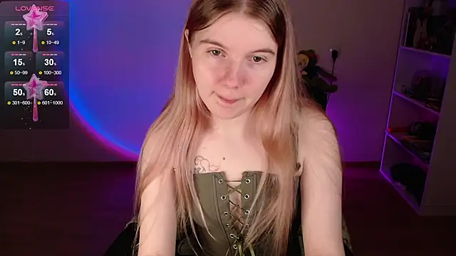 Strawberry juli online show from 21, 3, 2026