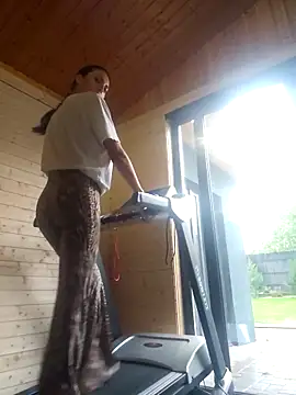 zoeylarkens online show from 6, 10, 2025