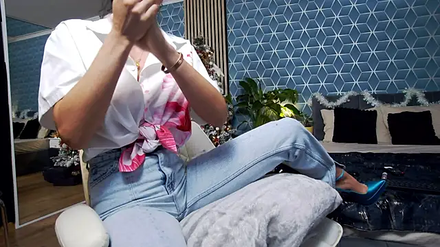 zoeylarkens online show from 14, 12, 2025