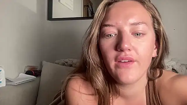 Snapshot of MissMaisiex chatting on 4, 11, 2025 MissMaisiex online show from 4, 11, 2025