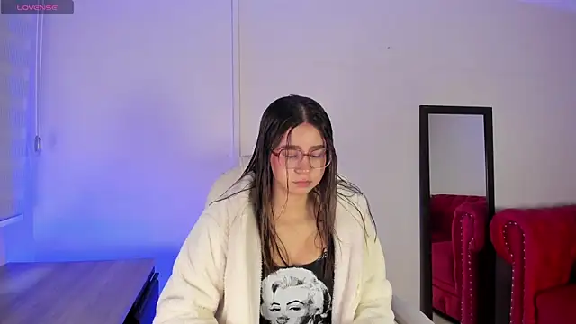 Snapshot of sweet_obsession__ chatting on 13, 10, 2025 sweet obsession online show from 13, 10, 2025