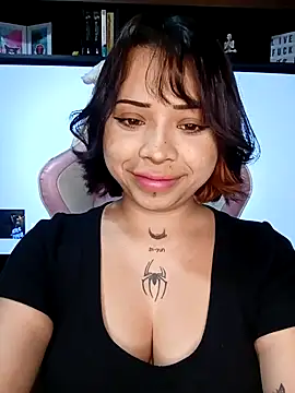 Snapshot of Akame_yumi chatting on 3, 11, 2025 Akame yumi online show from 3, 11, 2025