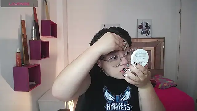 Snapshot of safyka chatting on 12, 11, 2025 safyka online show from 12, 11, 2025