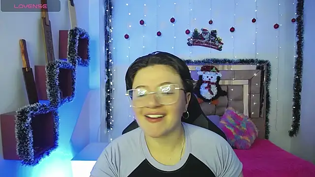 Snapshot of safyka chatting on 4, 12, 2025 safyka online show from 4, 12, 2025