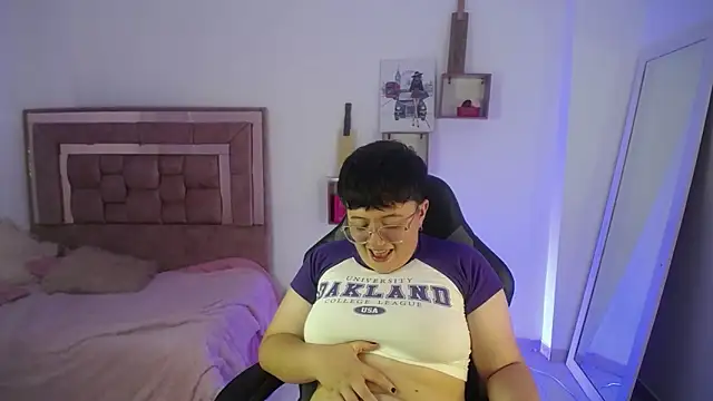 Snapshot of safyka chatting on 13, 2, 2026 safyka online show from 13, 2, 2026