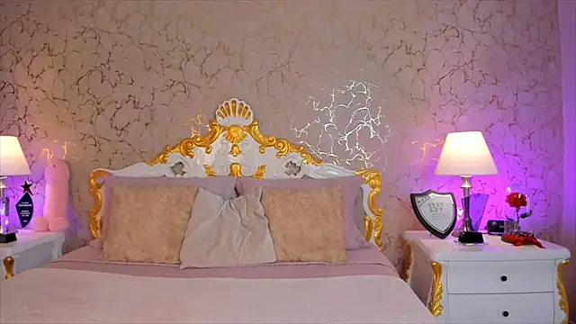 ScarlettWallace online show from 28, 10, 2025