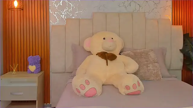 ScarlettWallace online show from 9, 1, 2026