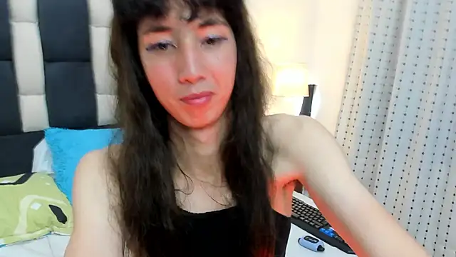 Snapshot of loverisu-coral chatting on 9, 3, 2025 loverisu-coral online show from 9, 3, 2025