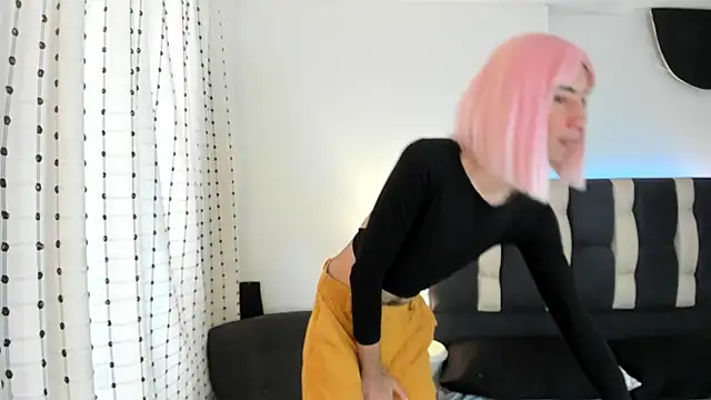 Snapshot of loverisu-coral chatting on 4, 10, 2025 loverisu-coral online show from 4, 10, 2025