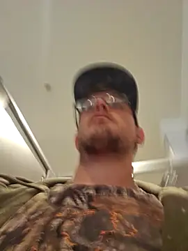 dylanroberts1995 online show from 13, 3, 2025