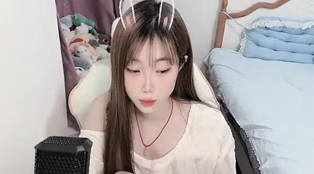 Snapshot of vivian-vv chatting on 3, 3, 2025 vivian-vv online show from 3, 3, 2025