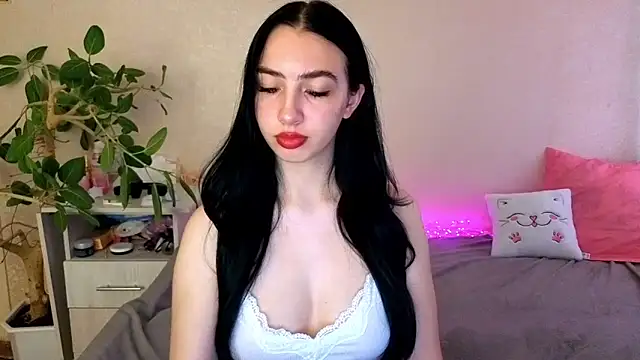 Snapshot of WildKittenX_ chatting on 26, 5, 2026 WildKittenX online show from 26, 5, 2026