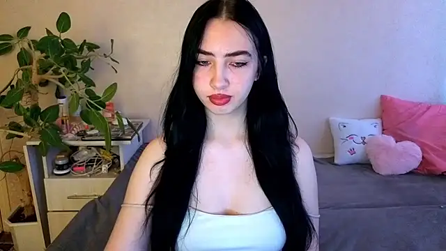 Snapshot of WildKittenX_ chatting on 18, 6, 2026 WildKittenX online show from 18, 6, 2026