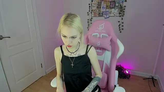 Snapshot of Melanie_Mason chatting on 21, 3, 2025 Melanie Mason online show from 21, 3, 2025