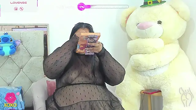 Snapshot of LunaaSweett chatting on 30, 4, 2026 LunaaSweett online show from 30, 4, 2026