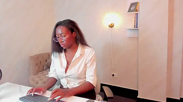 Snapshot of Qeen_blackk chatting on 7, 3, 2025 Qeen blackk online show from 7, 3, 2025