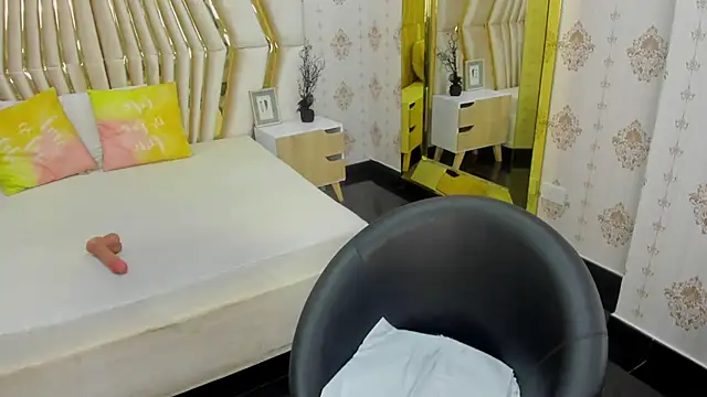 Snapshot of Qeen_blackk chatting on 10, 3, 2025 Qeen blackk online show from 10, 3, 2025