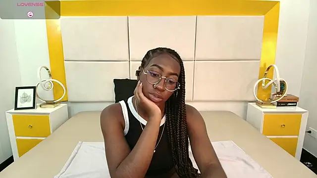 Snapshot of Qeen_blackk chatting on 30, 9, 2025 Qeen blackk online show from 30, 9, 2025